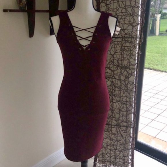 🌻 Jessica Simpson Juniors' Lace-Up Bodycon Dress - Picture 3 of 8